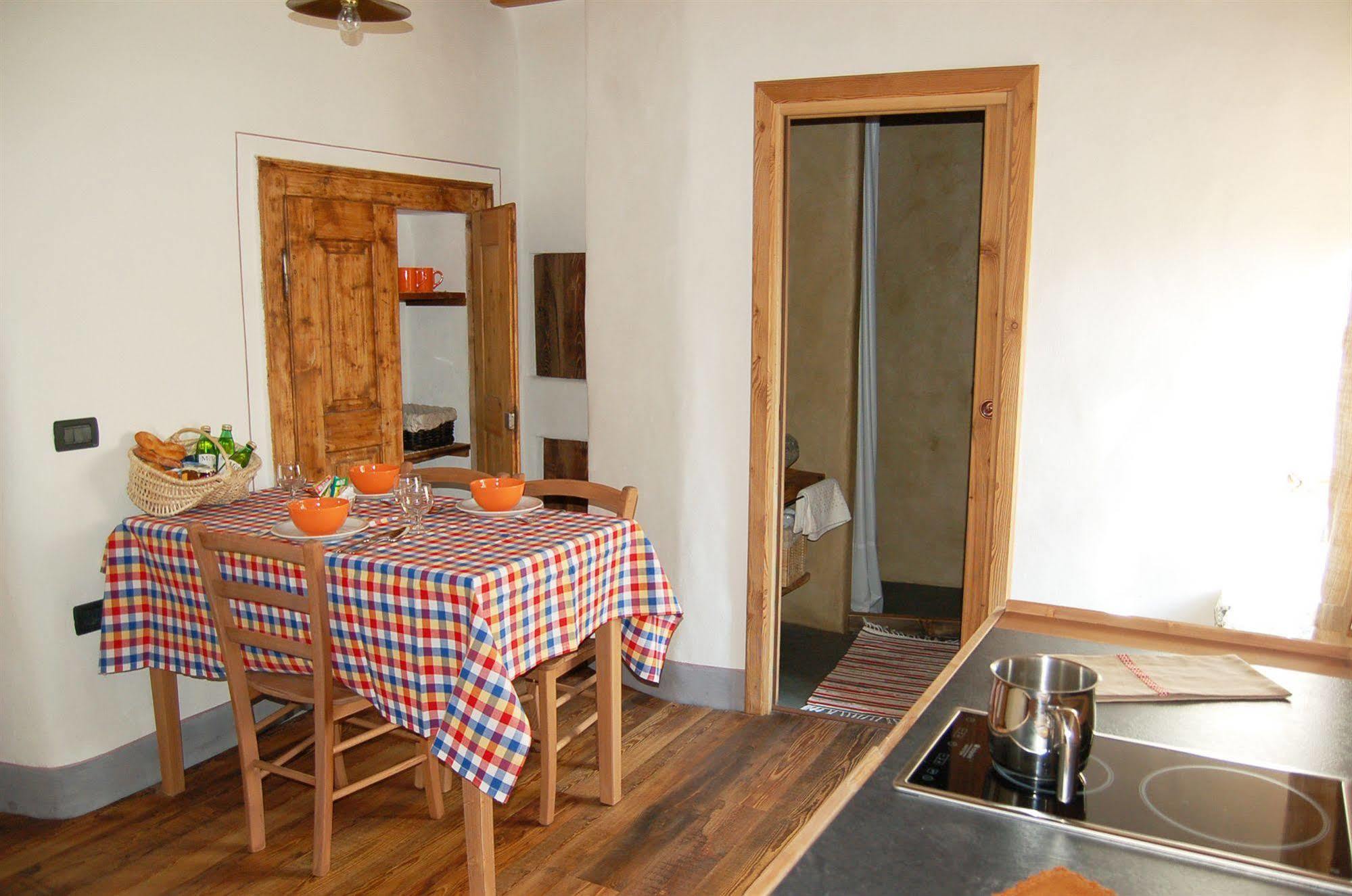 Contrada Beltramelli Lejlighedshotel Villa di Tirano Eksteriør billede